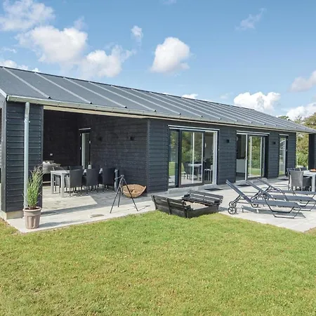 Awesome In With Kitchen Holiday home *